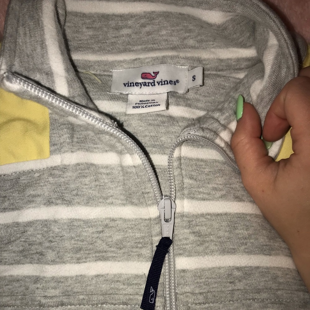 Vineyard Vines pullover - Picture 2 of 2